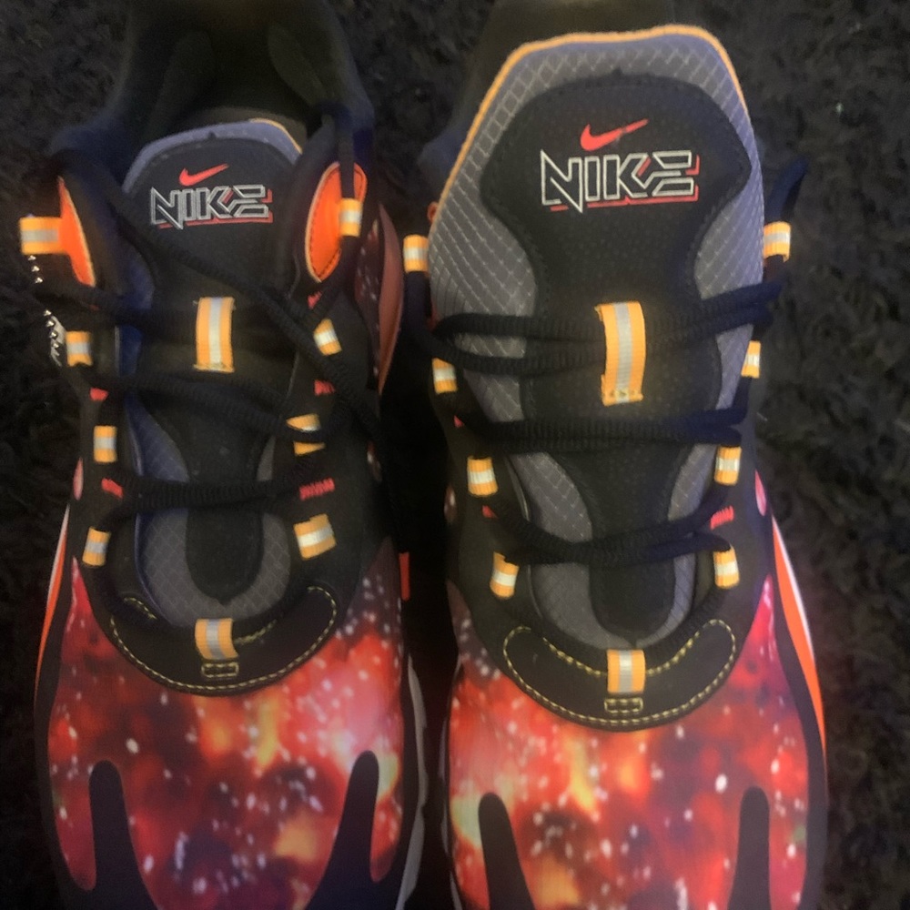 Condition good,only worn a couple times,fits good amazing to wear